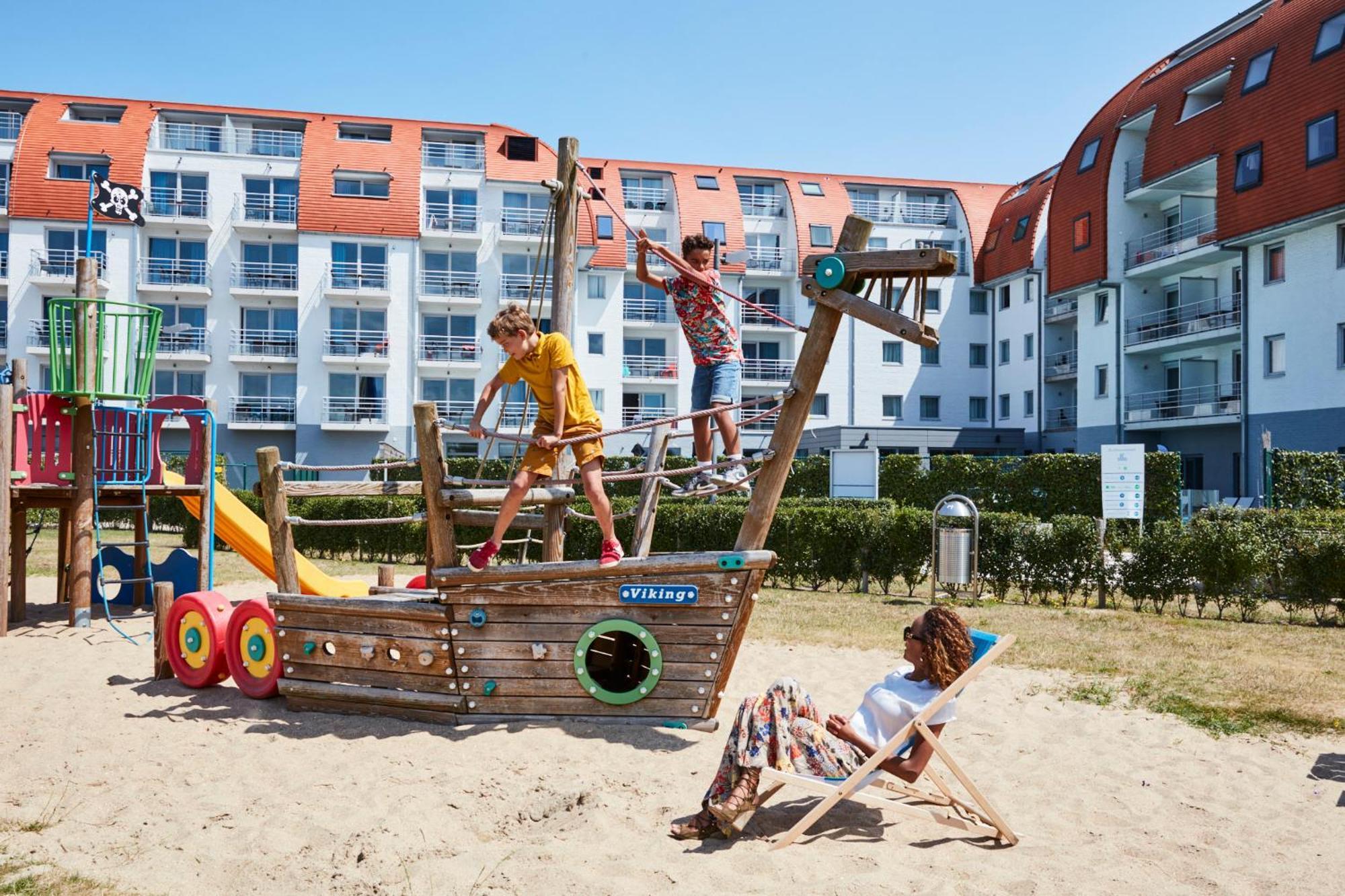 Holiday Suites Zeebrugge Ngoại thất bức ảnh